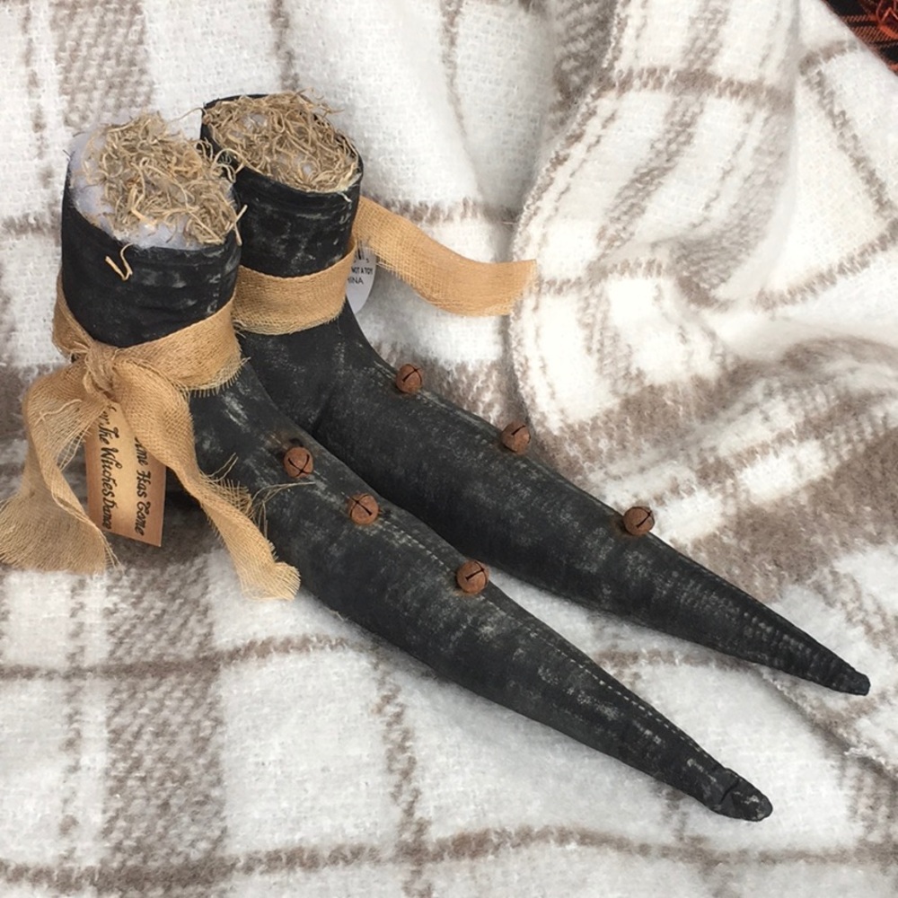 Adorable Witches Shoes w 3 Metal Bells. “Time Has Come For The Witches Dance”NWT